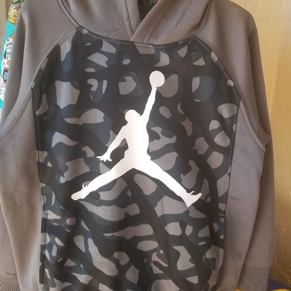 NWT Boys JORDAN Air Gray Camo Hoodie